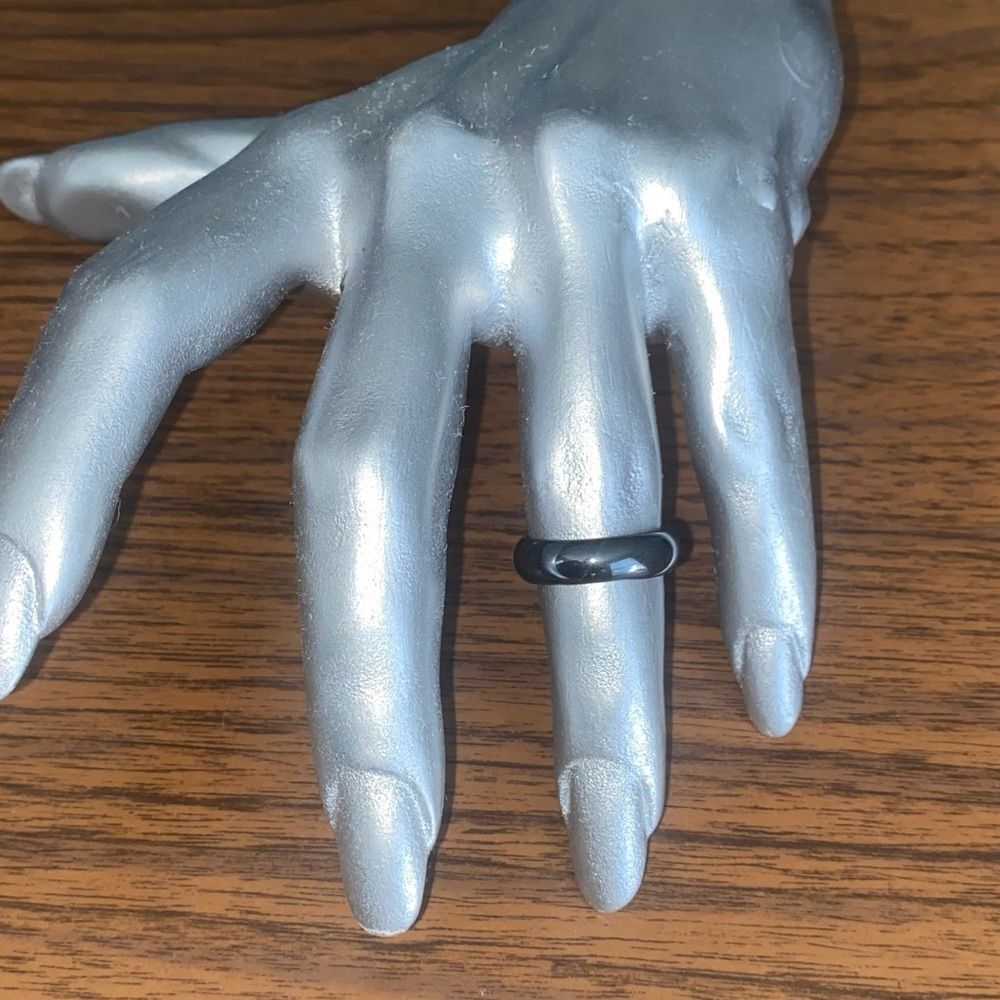 BLACK RING - Picture 2 of 8